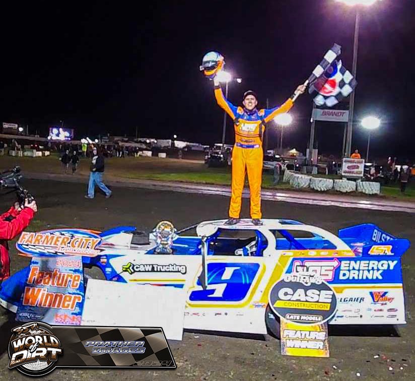 Nick Hoffman Wins at Farmer City from Outside the Track