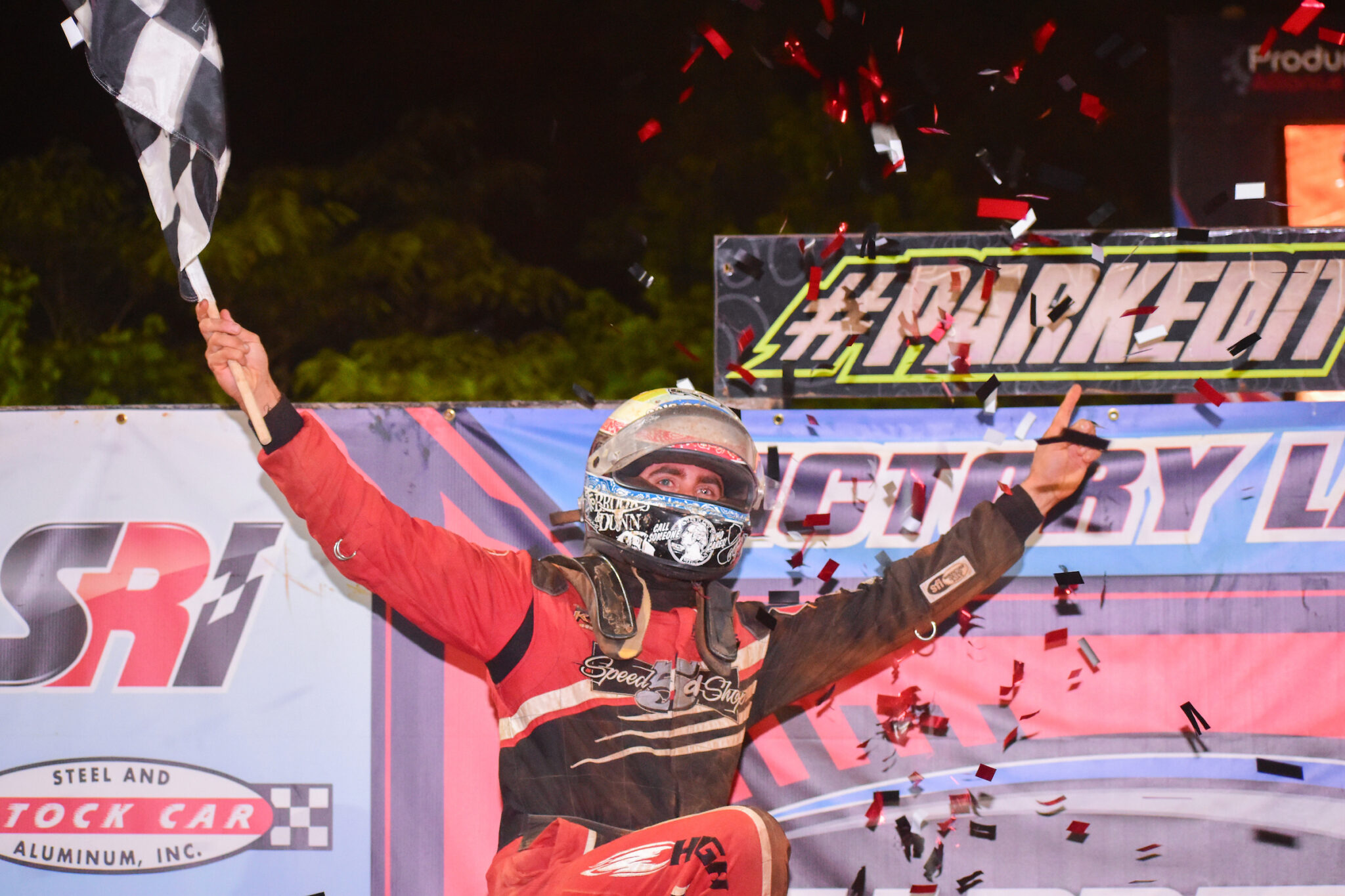 Zach Daum Clinches Xtreme Outlaw Midget Victory at Millbridge Speedway